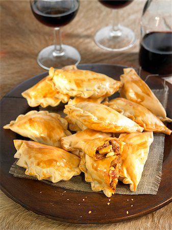 simsearch:652-05808005,k - Meat Empanadas Fotografie stock - Premium Royalty-Free, Codice: 652-05808005