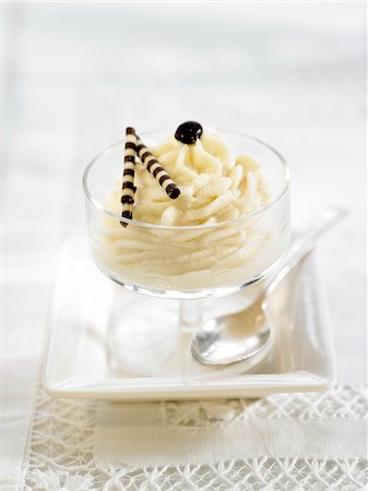 White chocolate mousse Stock Photo - Premium Royalty-Free, Code: 652-05808020