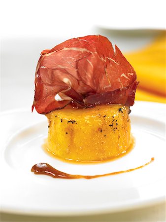 simsearch:652-05807179,k - Braised melon puree with thinly sliced Cecina Foto de stock - Royalty Free Premium, Número: 652-05808086