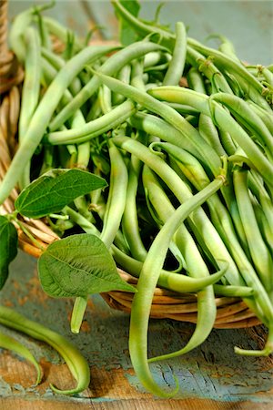 Basket of green beans Stock Photo - Premium Royalty-Free, Code: 652-05808125