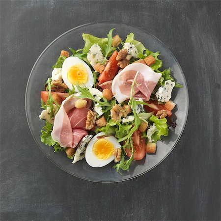 simsearch:652-05806682,k - Raw ham,walnut and roquefort mixed salad Foto de stock - Sin royalties Premium, Código: 652-05808421