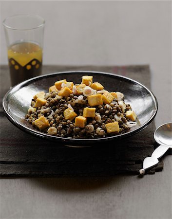 simsearch:652-05807686,k - Lentil salad with diced tofu and citronella Foto de stock - Sin royalties Premium, Código: 652-05808948