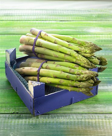 simsearch:652-05809080,k - Faisceaux d'asperges vertes Photographie de stock - Premium Libres de Droits, Code: 652-05809080