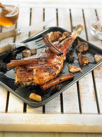 simsearch:825-06316631,k - Roast leg of lamb with spices Foto de stock - Sin royalties Premium, Código: 652-05809138