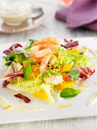 Salade de crevettes de la baie de Dublin avec aïoli et oranges Photographie de stock - Premium Libres de Droits, Code: 652-05809205
