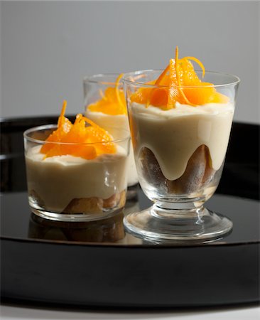 Doigt dessert sabayon biscuit et orange Photographie de stock - Premium Libres de Droits, Code: 652-05809302