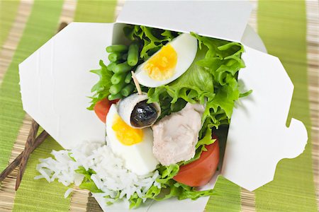 egg carton - Salade mêlée à l'emporter Photographie de stock - Premium Libres de Droits, Code: 652-05809317