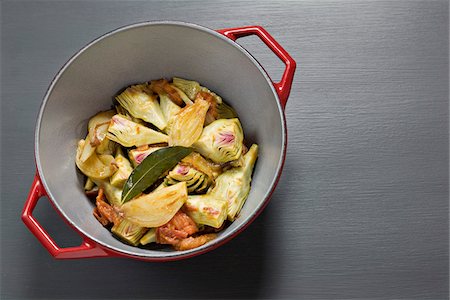 Braised artichoke and tomato casserole Stock Photo - Premium Royalty-Free, Code: 652-05809352