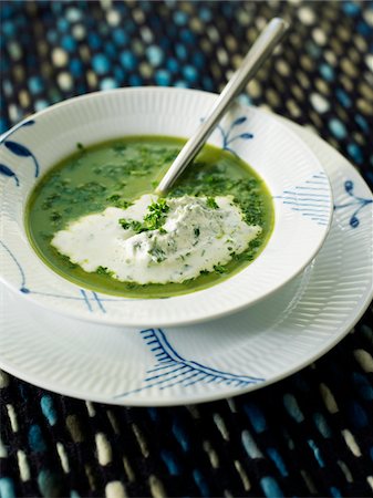 Soupe aux pois et la laitue à la crème Photographie de stock - Premium Libres de Droits, Code: 652-05809499