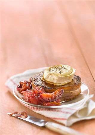 steak summer - Tournedos Rossini with goat's cheese and plum chutney Stock Photo - Premium Royalty-Free, Code: 652-05809618