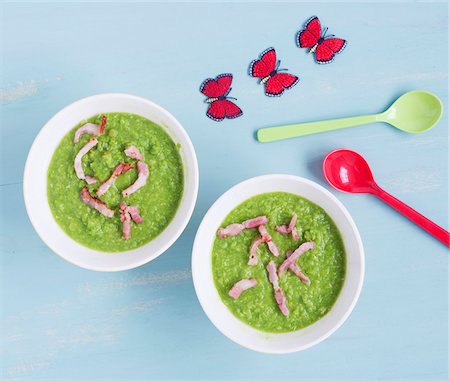 simsearch:652-03802467,k - Pea soup with diced bacon Foto de stock - Sin royalties Premium, Código: 652-05809660