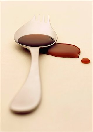 Spoonful of caramel Foto de stock - Sin royalties Premium, Código: 652-06818628