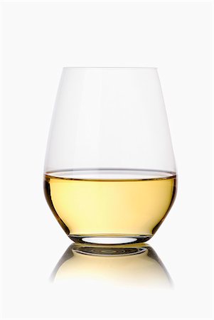 simsearch:825-05987308,k - Glass of white wine Foto de stock - Sin royalties Premium, Código: 652-06818716