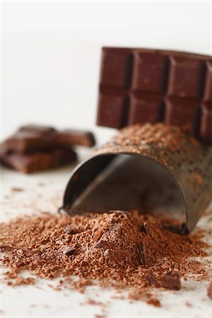 Grating chocolate Stock Photo - Premium Royalty-Free, Code: 652-06819027