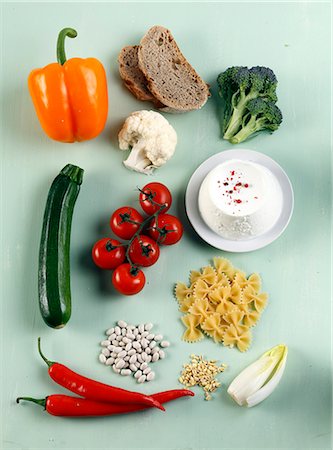 simsearch:652-05808144,k - Composition with vegetables,starchy food and dairy products Photographie de stock - Premium Libres de Droits, Code: 652-06819034