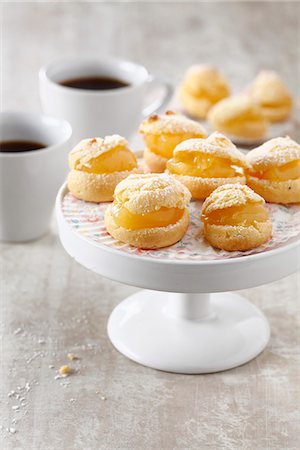 puff pastry - Lemon curd cream puffs Stock Photo - Premium Royalty-Free, Code: 652-06819050