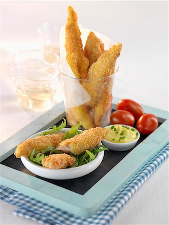 empanado - Chicken nuggets Photographie de stock - Premium Libres de Droits, Code: 652-06819203