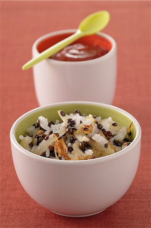 Long grain rice salad with lentils,beansprouts and fried onions Stock Photo - Premium Royalty-Free, Code: 652-06819245