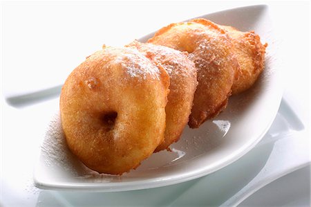 Apple fritters Stock Photo - Premium Royalty-Free, Code: 652-06819264