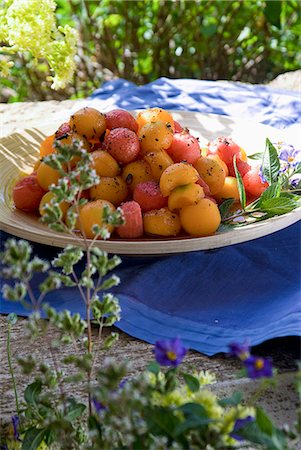 simsearch:825-02308416,k - Watermelon and melon ball salad Stockbilder - Premium RF Lizenzfrei, Bildnummer: 652-06819290