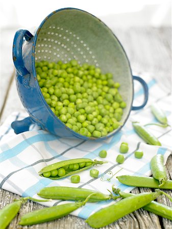 simsearch:652-07656051,k - Peas in a colander Stock Photo - Premium Royalty-Free, Code: 652-07655108