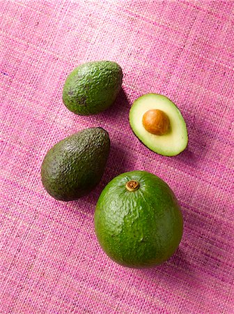 simsearch:652-07656346,k - Avocados Photographie de stock - Premium Libres de Droits, Code: 652-07655199