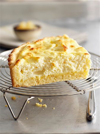 simsearch:652-07655859,k - Portion of buttermilk pie Photographie de stock - Premium Libres de Droits, Code: 652-07655353