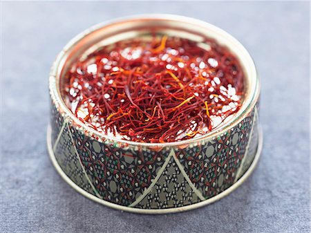 safran (épice) - Iranian box of saffron Photographie de stock - Premium Libres de Droits, Code: 652-07655383
