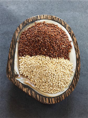 simsearch:652-05806671,k - White and red quinoa Stock Photo - Premium Royalty-Free, Code: 652-07655396