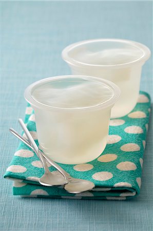 simsearch:652-07655598,k - Lychee jelly Foto de stock - Sin royalties Premium, Código: 652-07655447