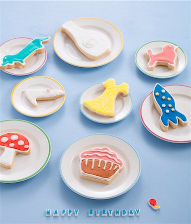 sablé (gâteau) - Kid's decorated shortbread cookies Photographie de stock - Premium Libres de Droits, Code: 652-07655473
