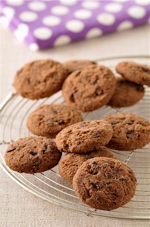 simsearch:652-07655550,k - Chocolate cookies Stock Photo - Premium Royalty-Free, Code: 652-07655550