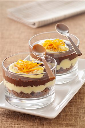 simsearch:652-07655598,k - Milk chocolate,orange and cinnamon tiramisu Foto de stock - Sin royalties Premium, Código: 652-07655570