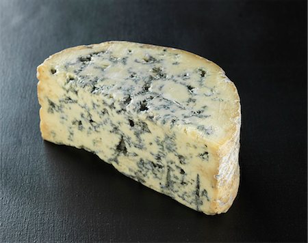 fromage bleu - Fourme d'Ambert Foto de stock - Sin royalties Premium, Código: 652-07655650