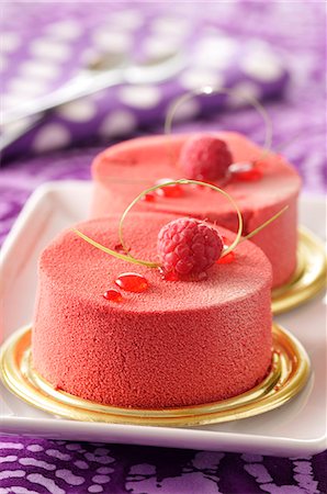 Raspberry-strawberry mousse Photographie de stock - Premium Libres de Droits, Code: 652-07655683