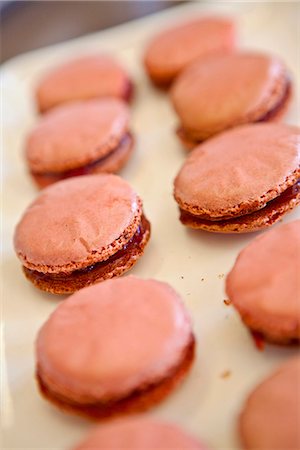 simsearch:652-07655572,k - Preparing raspberry macaroons Stock Photo - Premium Royalty-Free, Code: 652-07655811