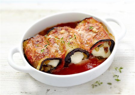 eggplant sauce - Eggplant and mozzarella cannelloni Stock Photo - Premium Royalty-Free, Code: 652-07655824