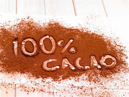 simsearch:652-03805213,k - 100% written in cocoa powder Photographie de stock - Premium Libres de Droits, Code: 652-07656107