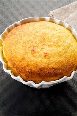 simsearch:652-07655835,k - Orange and apricot semolina cake Stockbilder - Premium RF Lizenzfrei, Bildnummer: 652-07656273