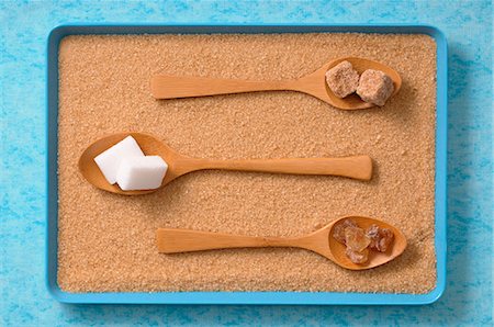 sucre - Composition with brown and white sugar Photographie de stock - Premium Libres de Droits, Code: 652-07656349