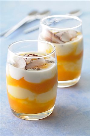 Passion fruit and coconut Verrines Photographie de stock - Premium Libres de Droits, Code: 652-07656381