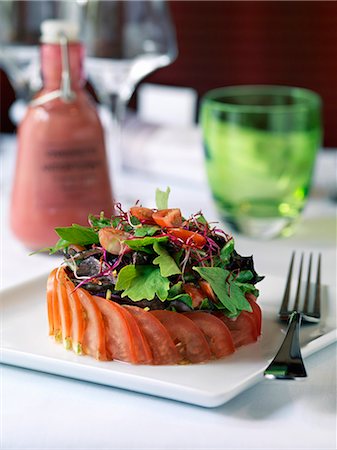 simsearch:652-07655200,k - Tomato timbale and fancy salad starter Photographie de stock - Premium Libres de Droits, Code: 652-07656390