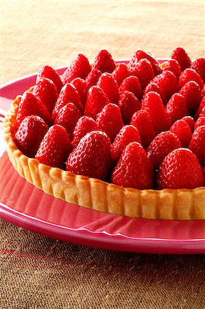 simsearch:652-07655572,k - Strawberry tart Stock Photo - Premium Royalty-Free, Code: 652-07656417