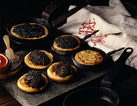 Blinis au caviar Photographie de stock - Premium Libres de Droits, Code: 652-01666684