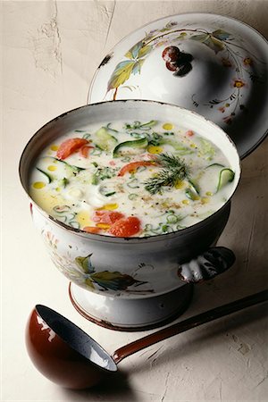 sopera - Tomato and cucmber yoghourt soup Foto de stock - Sin royalties Premium, Código: 652-01666714