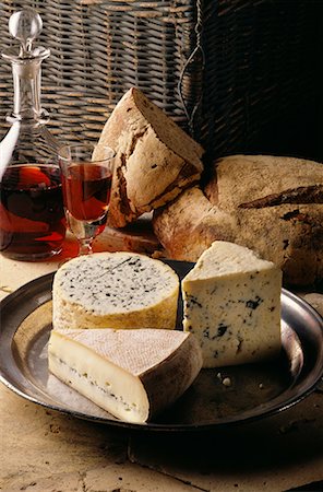 french food and wine - selection of cheese Stock Photo - Premium Royalty-Free, Code: 652-01666780