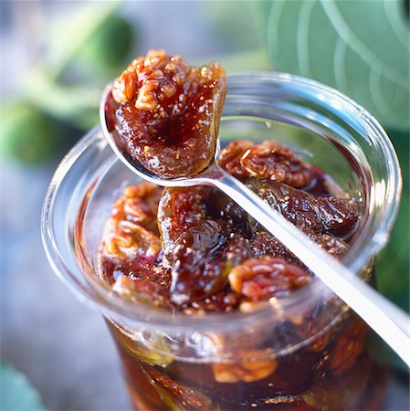 Walnut and fig jam Foto de stock - Sin royalties Premium, Código: 652-01666966