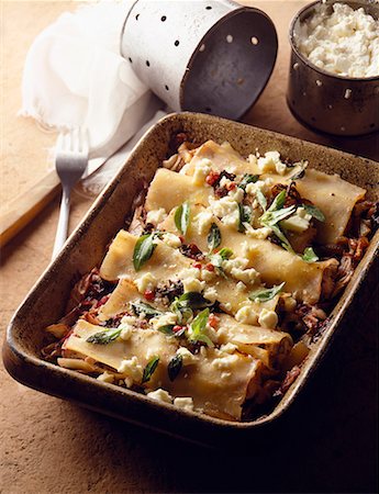 Cheese cannelloni Foto de stock - Sin royalties Premium, Código: 652-01667152