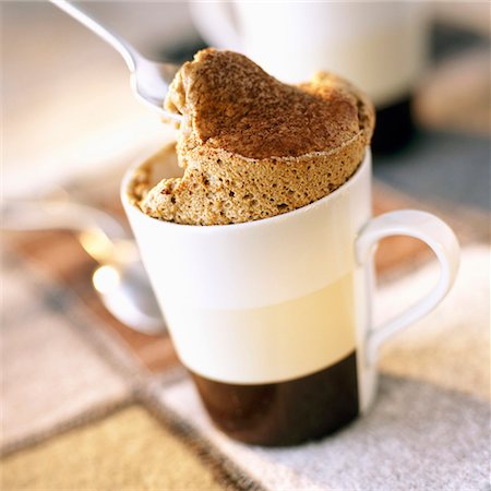 simsearch:652-01668105,k - Kaffee und Kardamom-soufflé Stockbilder - Premium RF Lizenzfrei, Bildnummer: 652-01667343