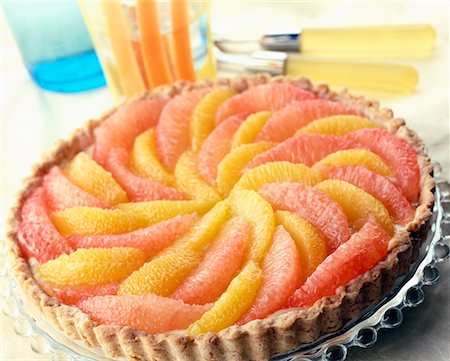 Citrus fruit tart with balsamic vinegar shortcrust pastry Stock Photo - Premium Royalty-Free, Code: 652-01667479